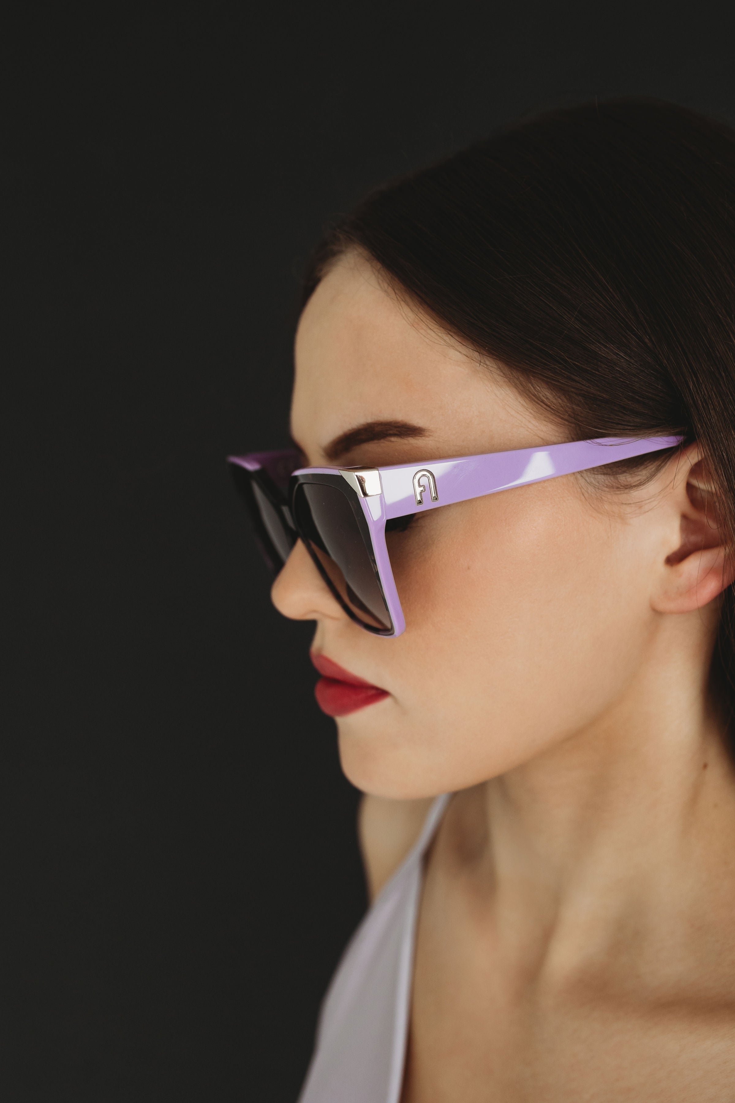 What Sunglasses Are in Fashion This Year?